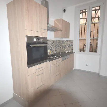Moderne En Coeur De Ville קאן